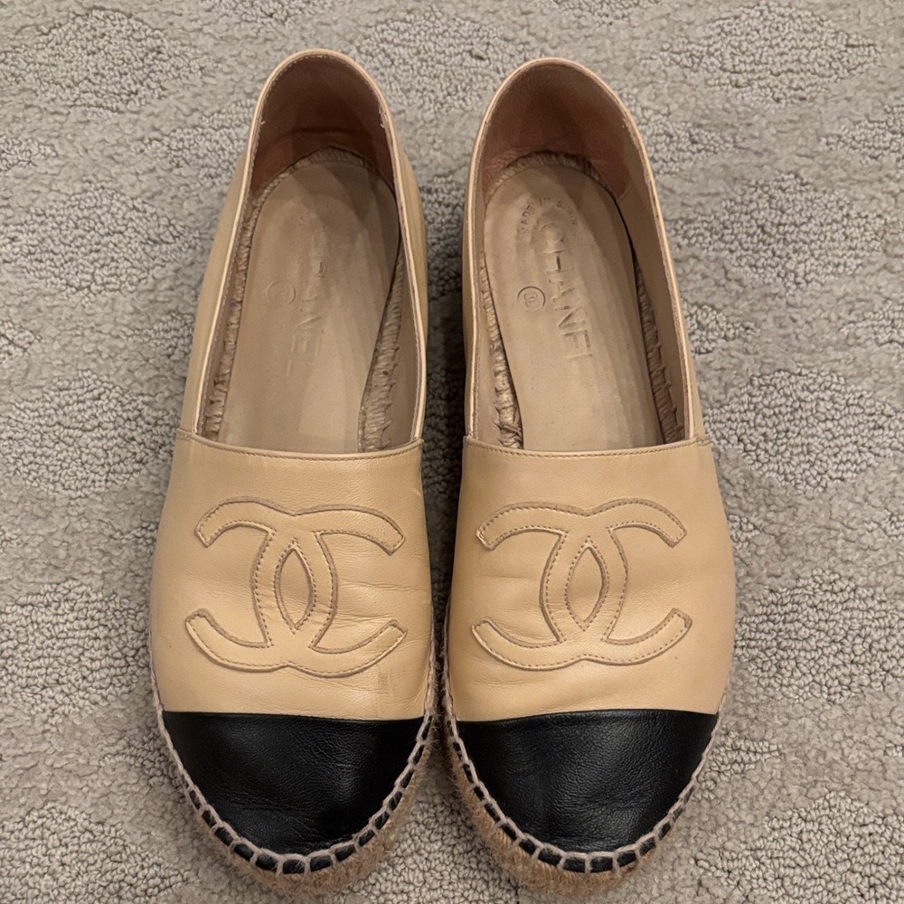 CHANEL Two-Tone Beige and Black Espadrilles